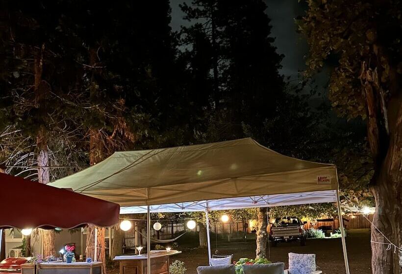 Мотель The Pines Inn And Cottages