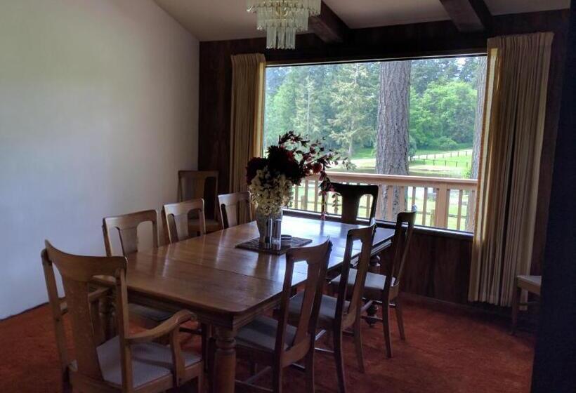 Wildwood Farm Bed & Breakfast