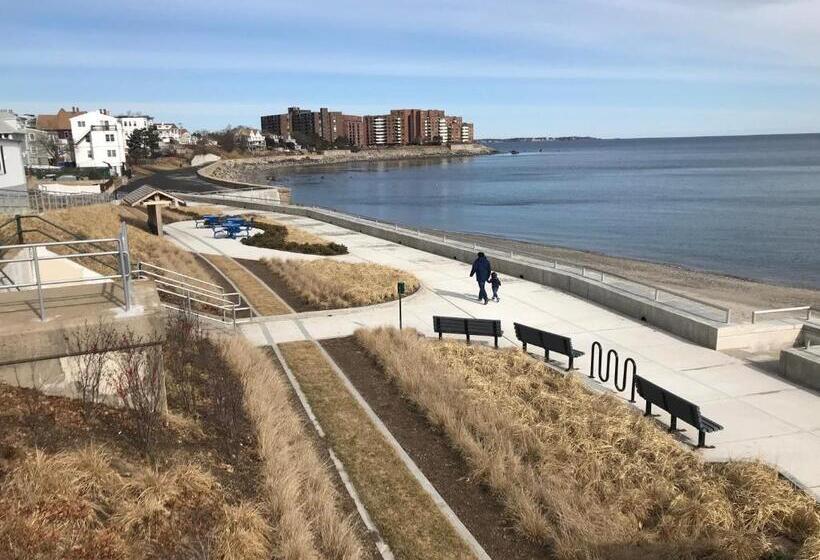 The Winthrop Arms Hotel And Restaurant