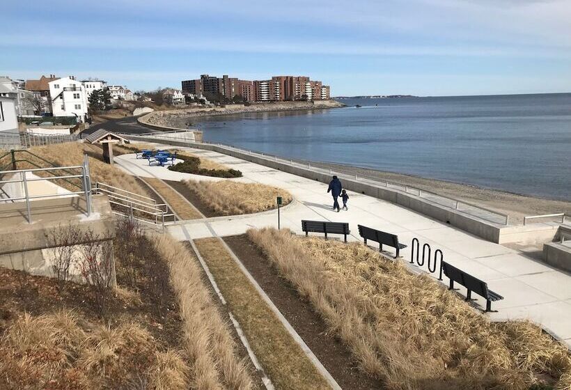 The Winthrop Arms Hotel And Restaurant