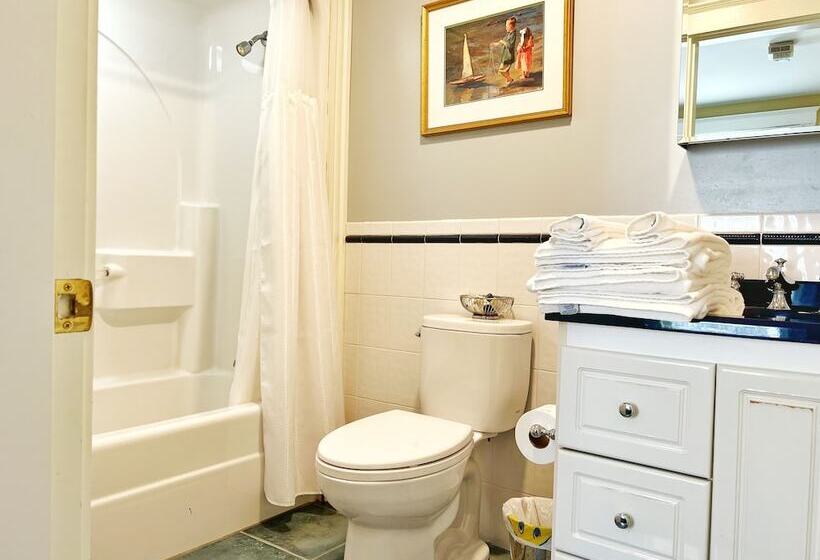 The Winthrop Arms Hotel And Restaurant