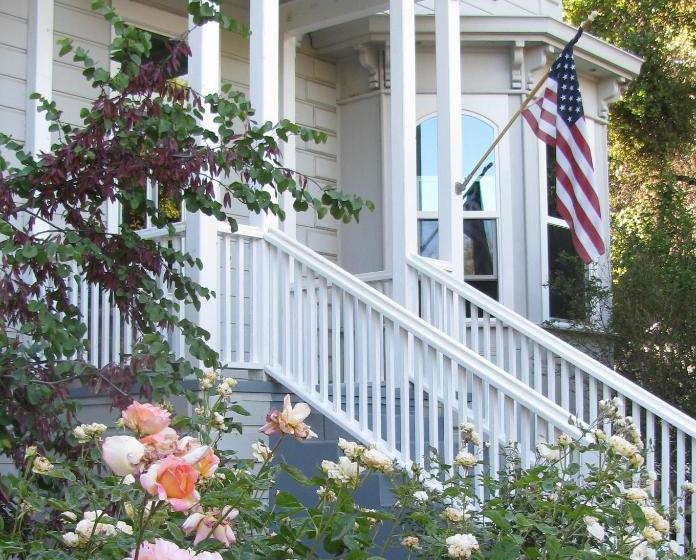Yosemite Rose Bed And Breakfast