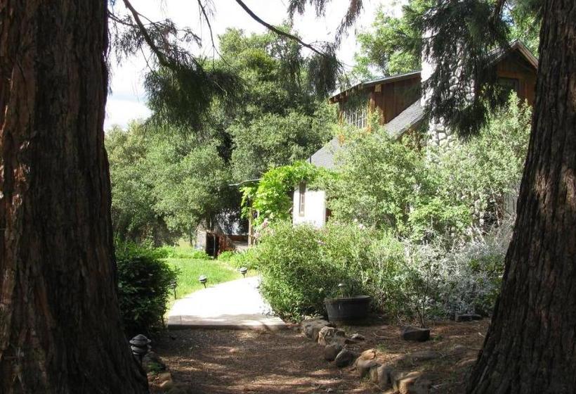 Yosemite Rose Bed And Breakfast