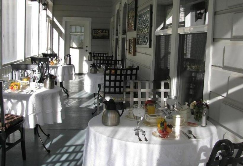 Yosemite Rose Bed And Breakfast