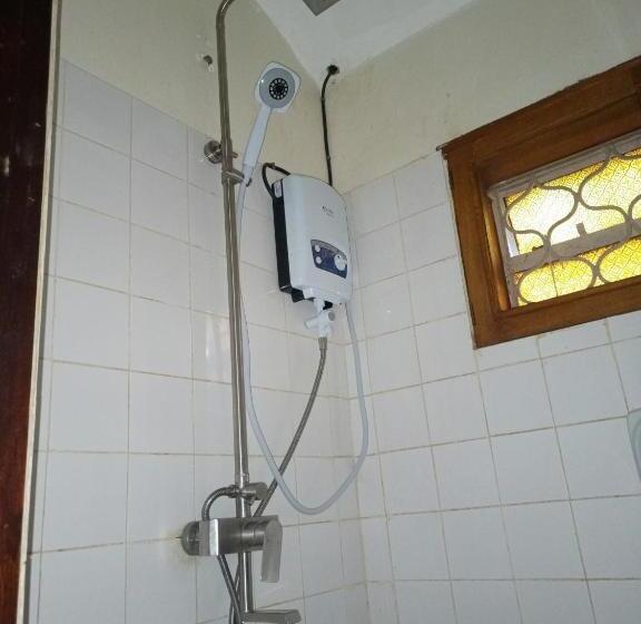 هاستل Albert Grand Palace   Masindi