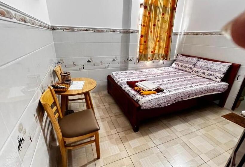 تختخواب و صبحانه Mũi Né Motel