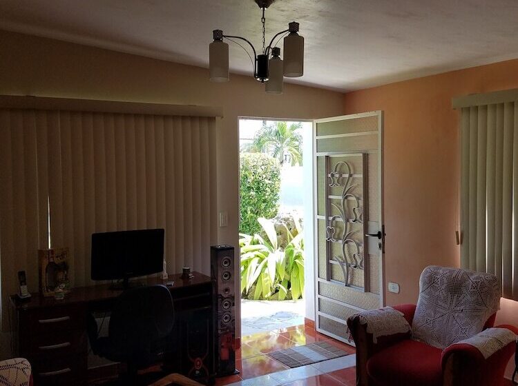Hostal Los Jasmines