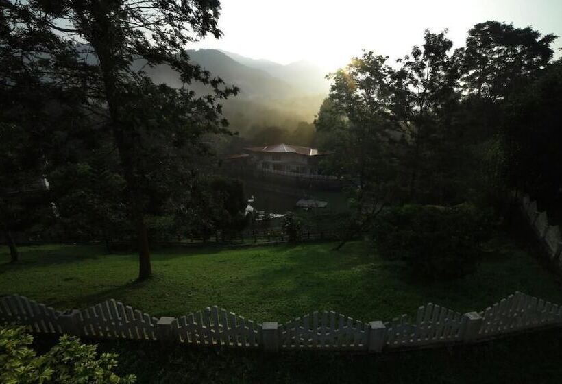 Hotel Broad Bean Resort & Spa