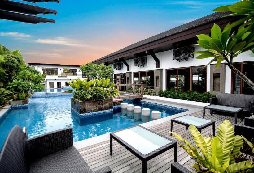 호텔 Chateau Genevie Resort And Event Center