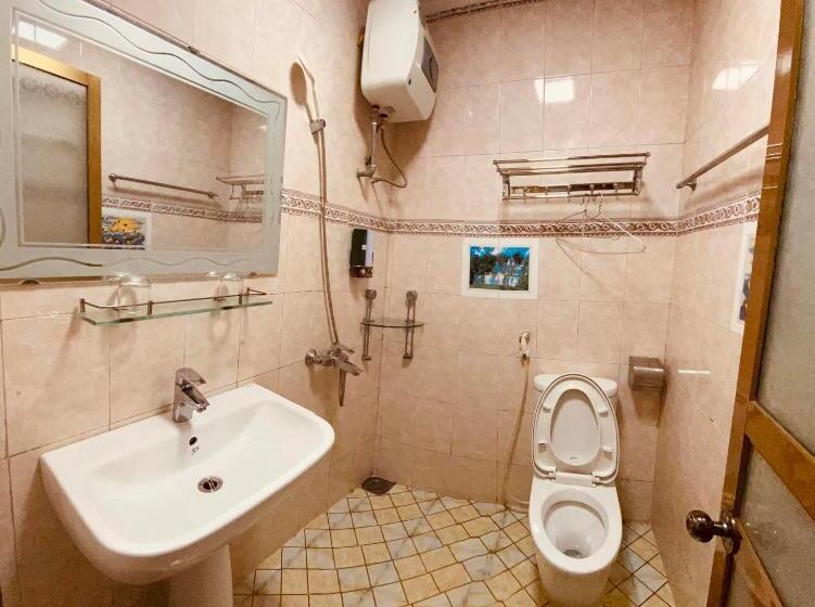 هتل Khuyên Ngọc