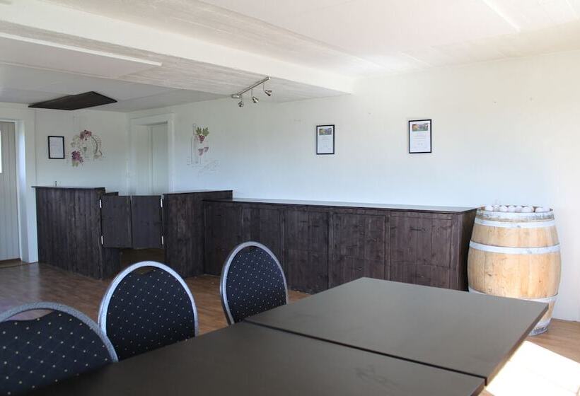 Сельский отель Lerkekåsa Vingård