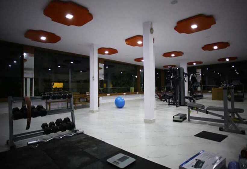 ホテル Saroj Sagar   Sagar