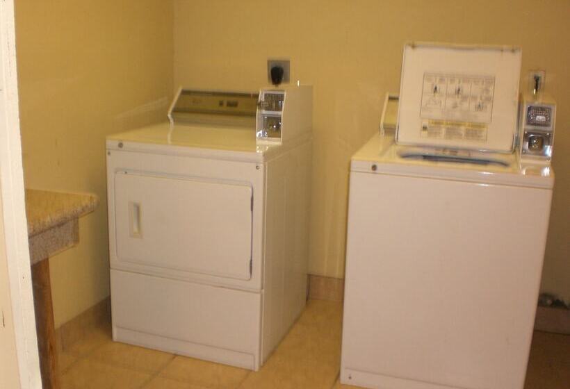 Мотель Sunbridge Inn & Suites