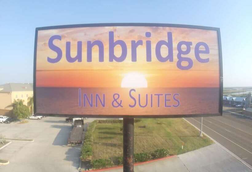 Мотель Sunbridge Inn & Suites