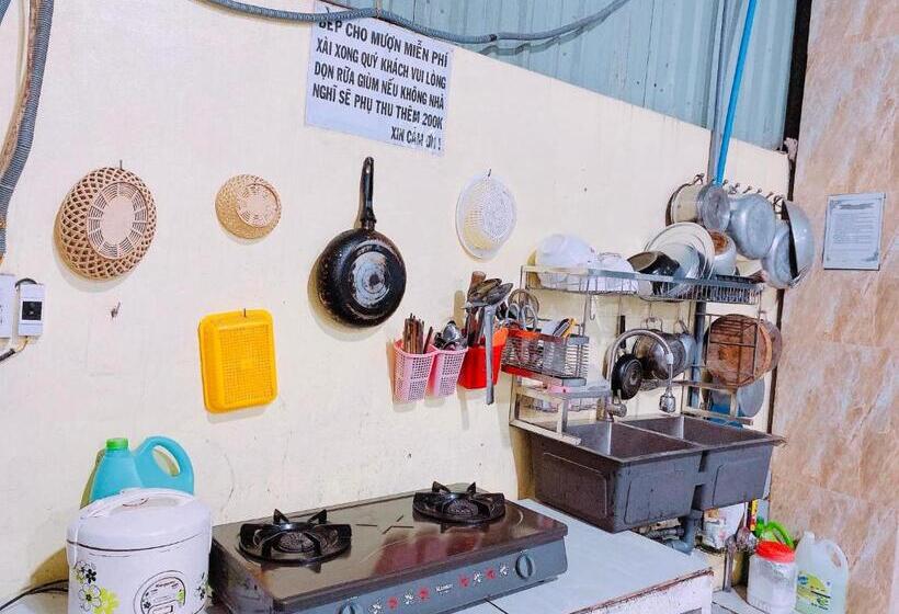 Nhà Nghỉ Lê được