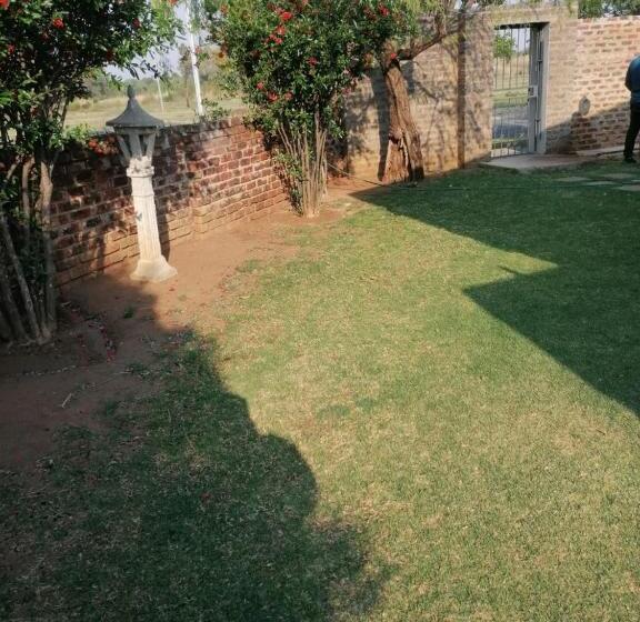 פנסיון Cooper Ville Lite