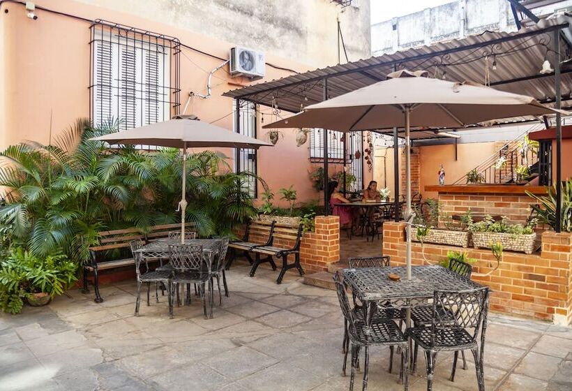 پانسیون Hostal Belele