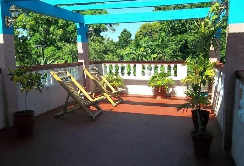 پانسیون Hostal Belkis