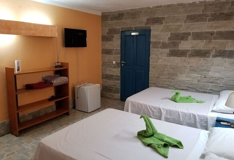 پانسیون Hostal Las Palmas