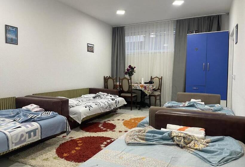 پانسیون Unik Home Family