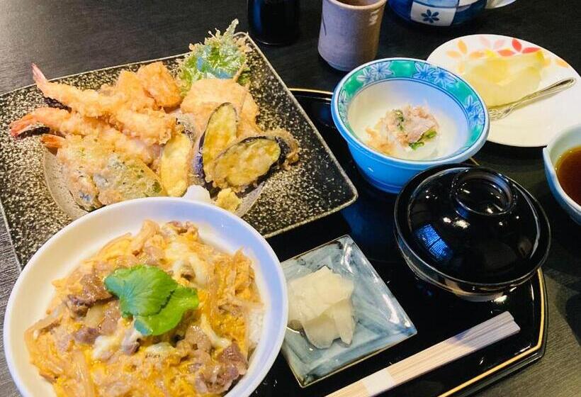 鶴屋旅館