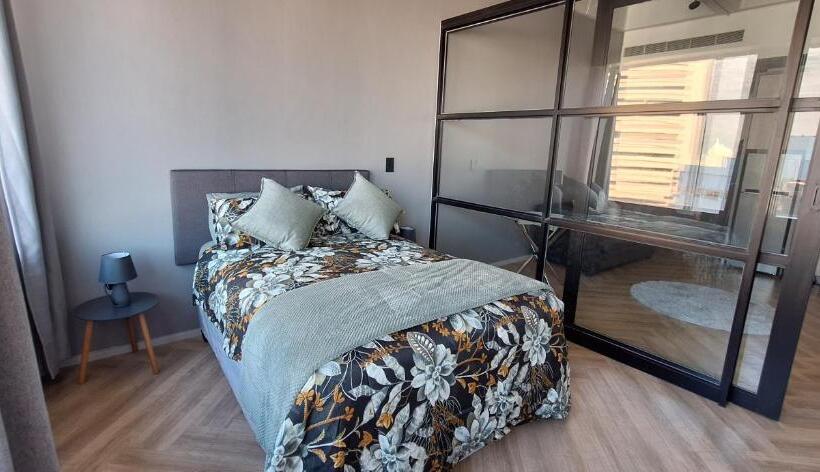 1501 Golden Thibault