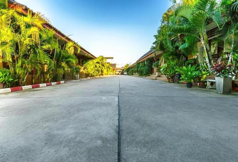 Baan Suan Rim Num Resort