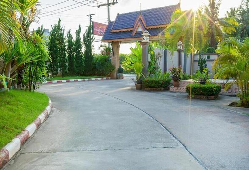 Baan Suan Rim Num Resort