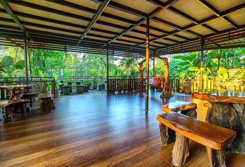 Baan Suan Rim Num Resort