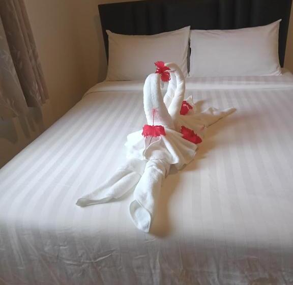 Baan Talay Hostel And Bar