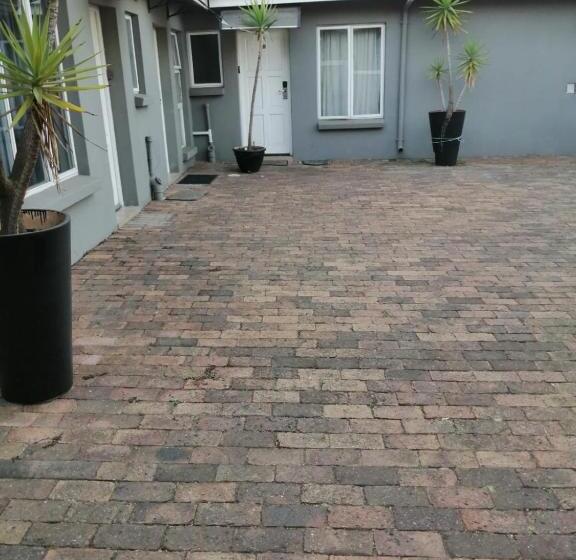 Bed And Breakfast Airport Lodge