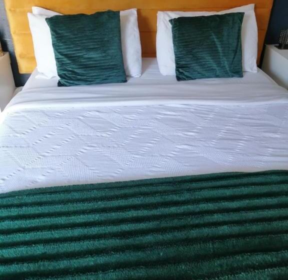 Bed And Breakfast Airport Lodge