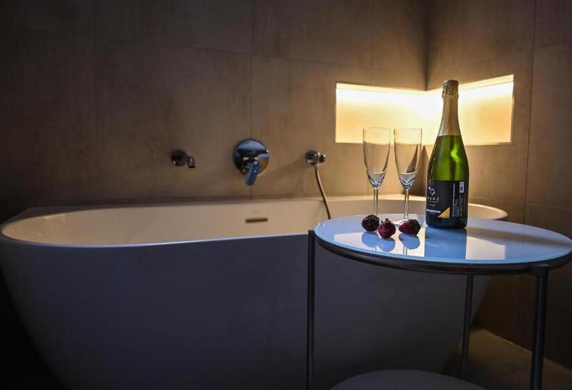 ベッドアンドブレックファースト Bohém Borklub