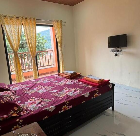 مبيت وإفطار Charviks Blue Diamond Resort