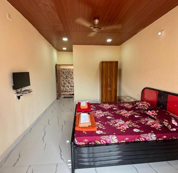 مبيت وإفطار Charviks Blue Diamond Resort