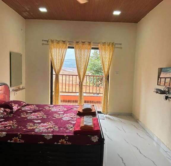 مبيت وإفطار Charviks Blue Diamond Resort