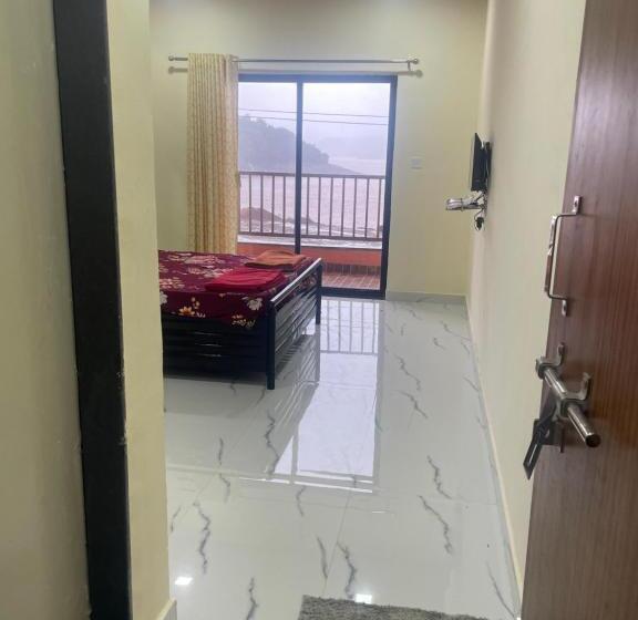 مبيت وإفطار Charviks Blue Diamond Resort