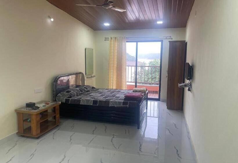 مبيت وإفطار Charviks Blue Diamond Resort