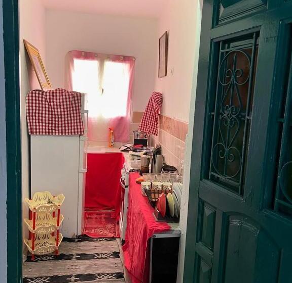 تختخواب و صبحانه Dar Zitouna