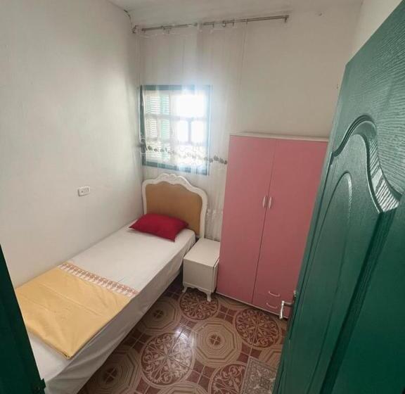 تختخواب و صبحانه Dar Zitouna