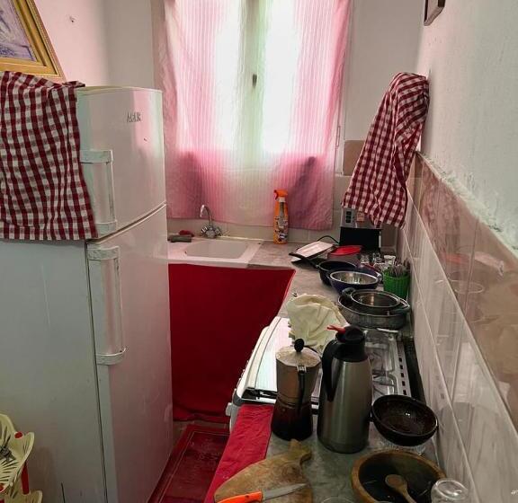 تختخواب و صبحانه Dar Zitouna