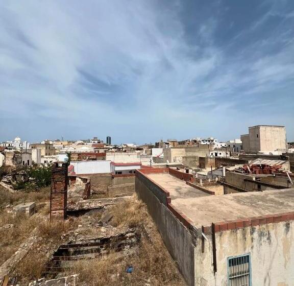 تختخواب و صبحانه Dar Zitouna