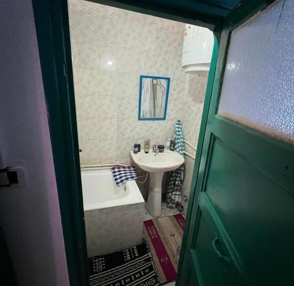 تختخواب و صبحانه Dar Zitouna