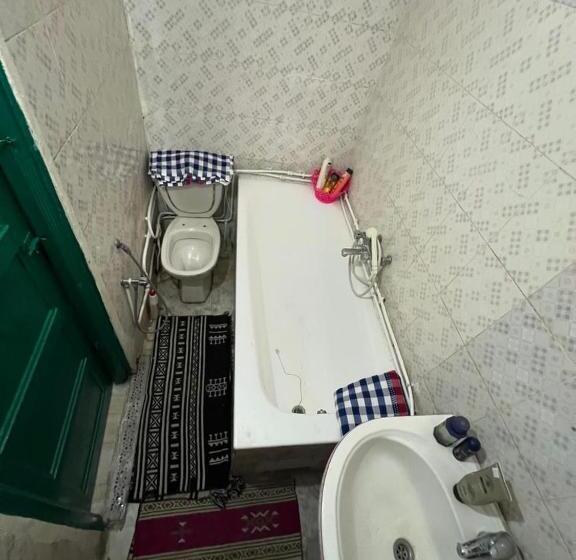 تختخواب و صبحانه Dar Zitouna