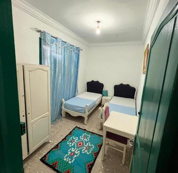 تختخواب و صبحانه Dar Zitouna