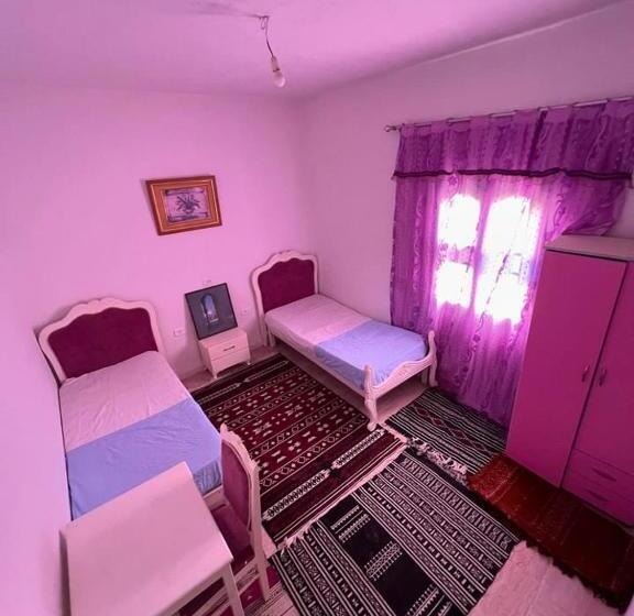 تختخواب و صبحانه Dar Zitouna