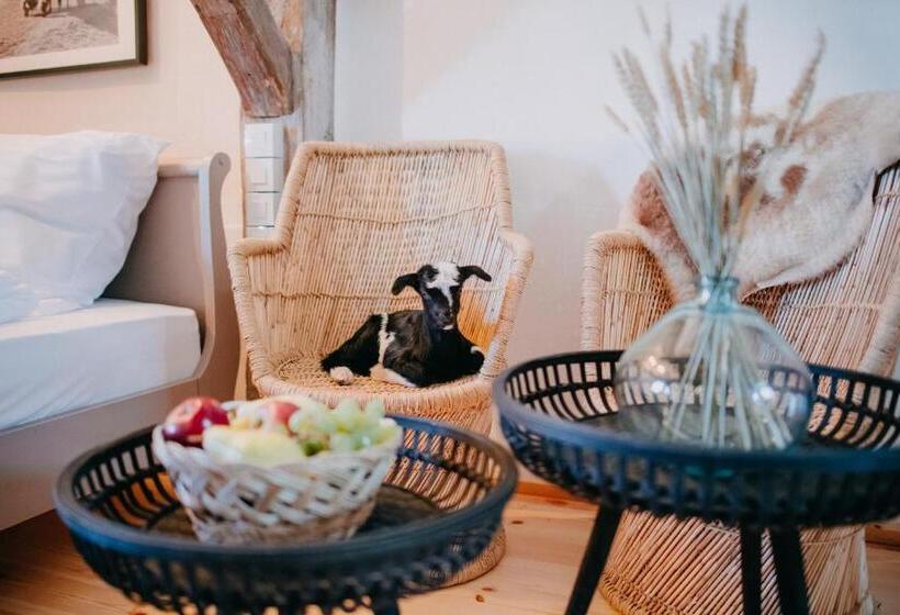 민박 Ugron Castle Fiatfalva