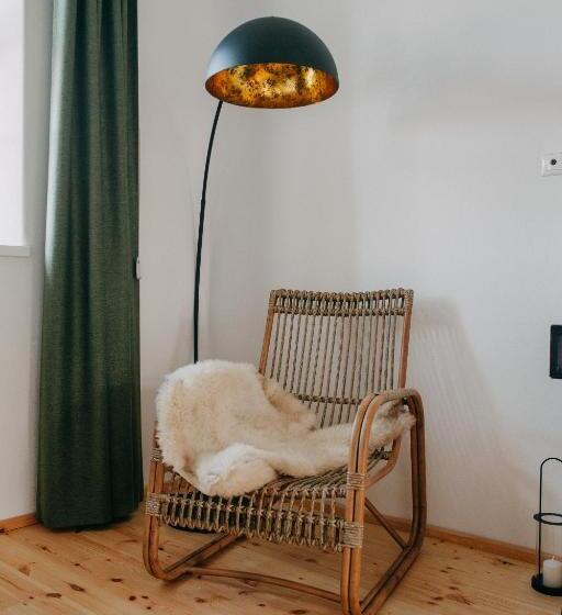 민박 Ugron Castle Fiatfalva