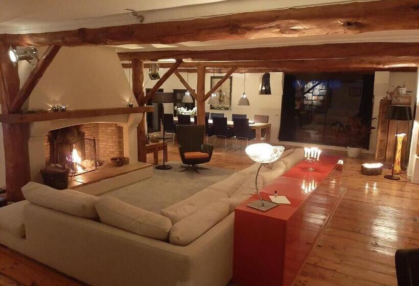 צימר Hof Van Eden