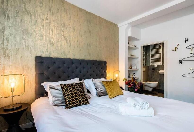 مبيت وإفطار Luxurious Boutique Suite In City Center